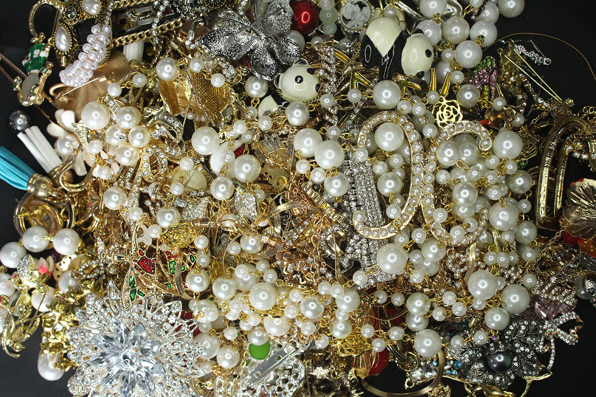 All the wearable items resold in the jewelry section are in perfect condition