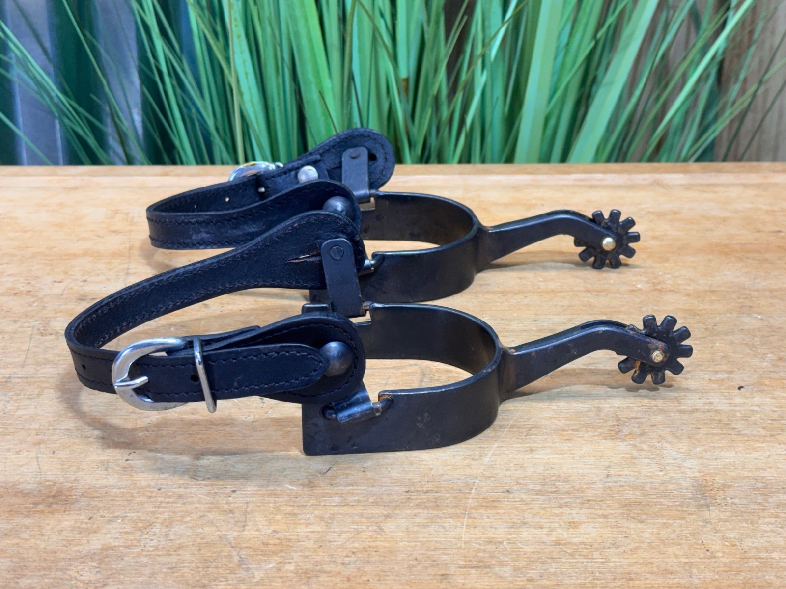 Black Western Spurs w Black Leather Straps