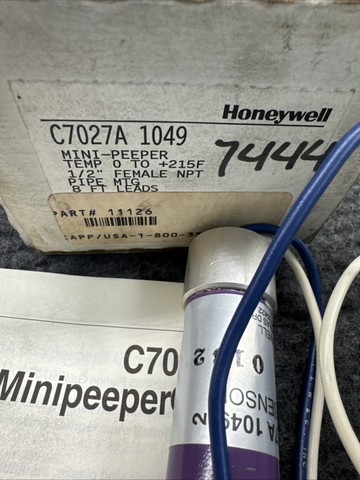 OEM Original Honeywell C7027A1049 C7027A-1049 Flame Detector Sensor 1/2" NPT