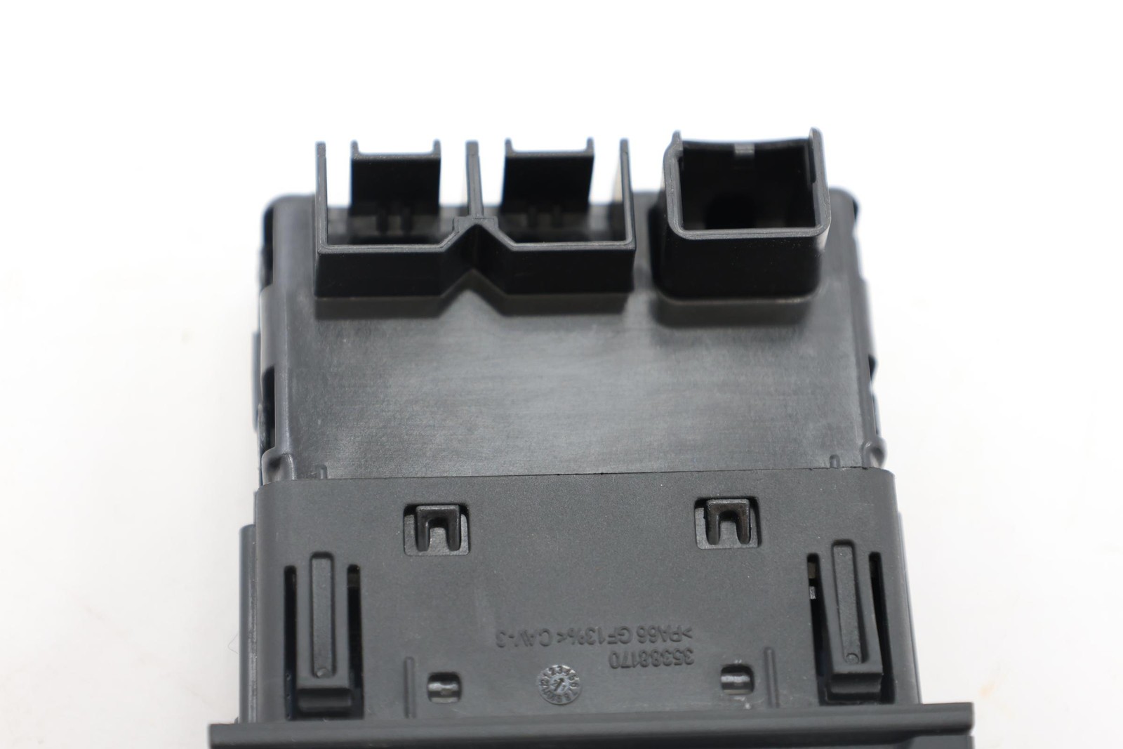 2021 - 2022 JEEP WRANGLER REAR CENTER CONSOLE BACK USB PORT OEM 68481187AA