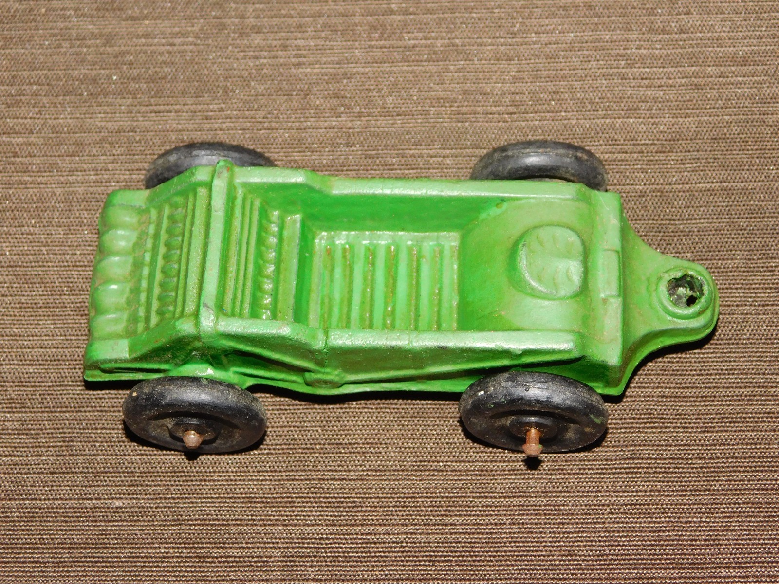 VINTAGE MADE IN USA TOY 5" LONG RUBBER PLASTIC AUBURN FARM WAGON
