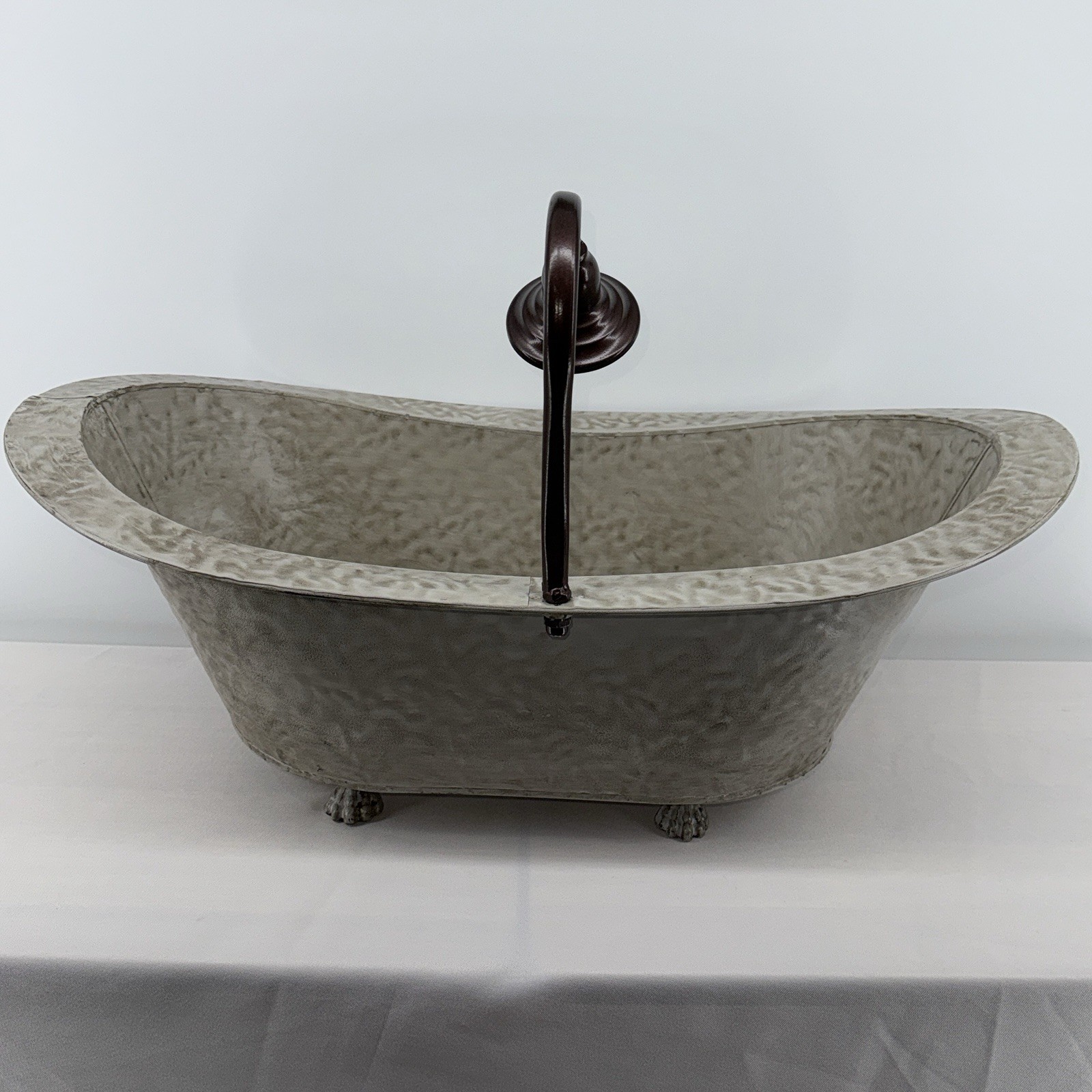 Newborn Studio Props 25x14x8 Antique Inspired Footed Bathtub/Prop/Decor