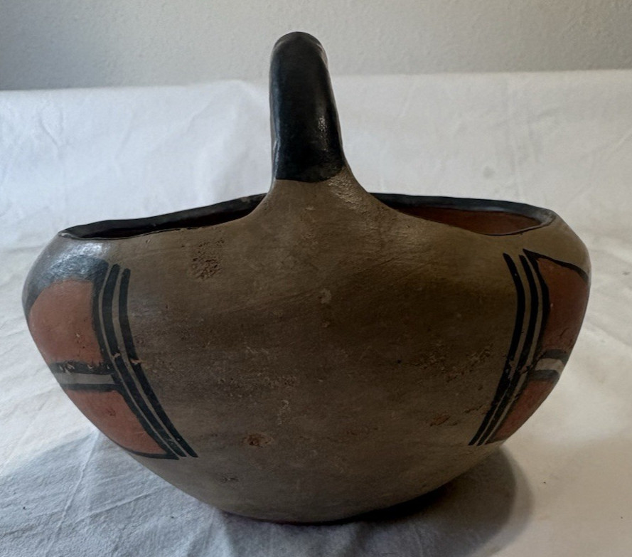 VINTAGE 1928 Santo Domingo Pueblo Pottery Handled Polychrome Basket Kewa 6"
