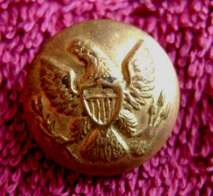 NON EXCAVATED FEDERAL CIVIL WAR EAGLE SHIELD COAT BUTTON