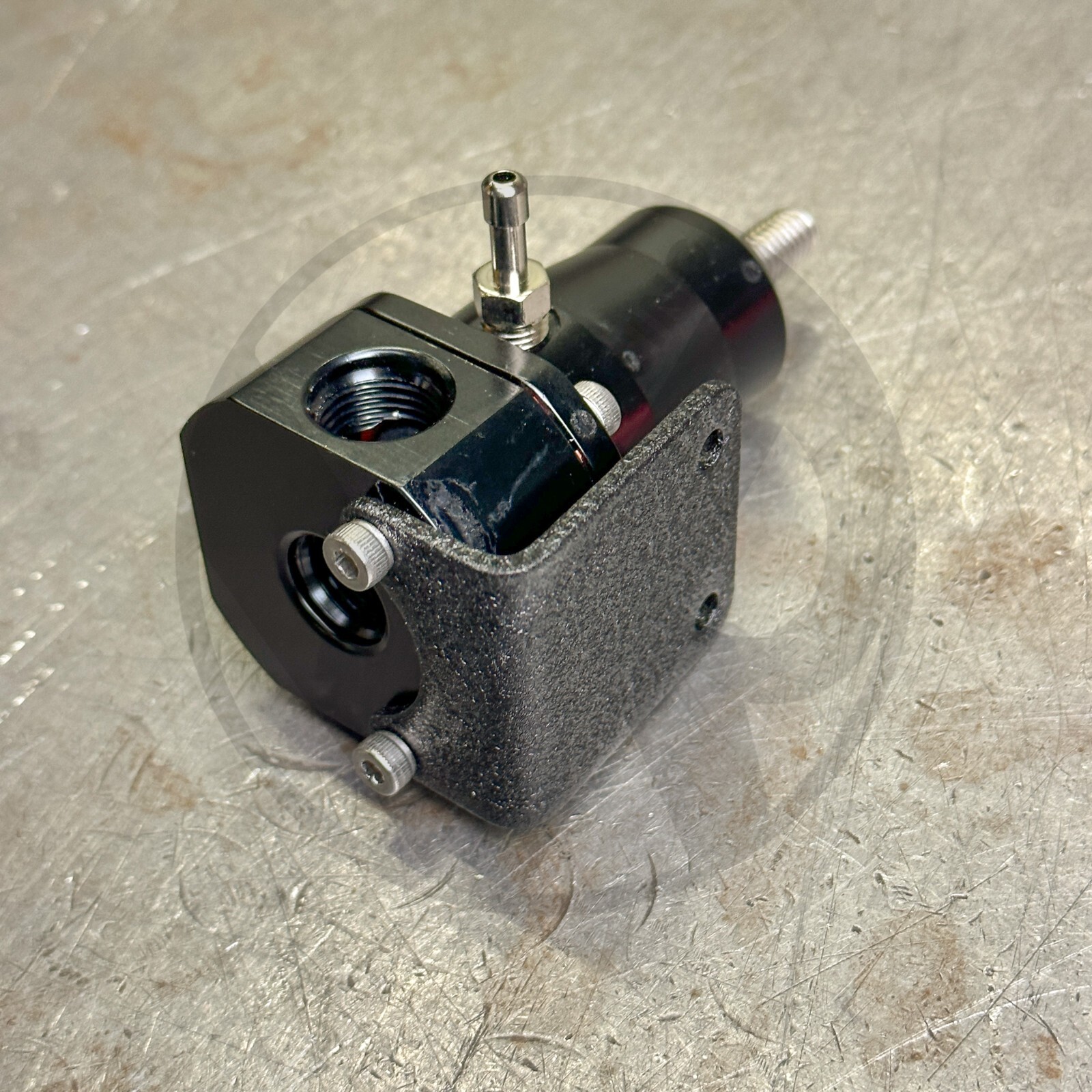 Aeromotive 13196 Style Fuel Pressure Regulator Bracket w Bolts (Silver)