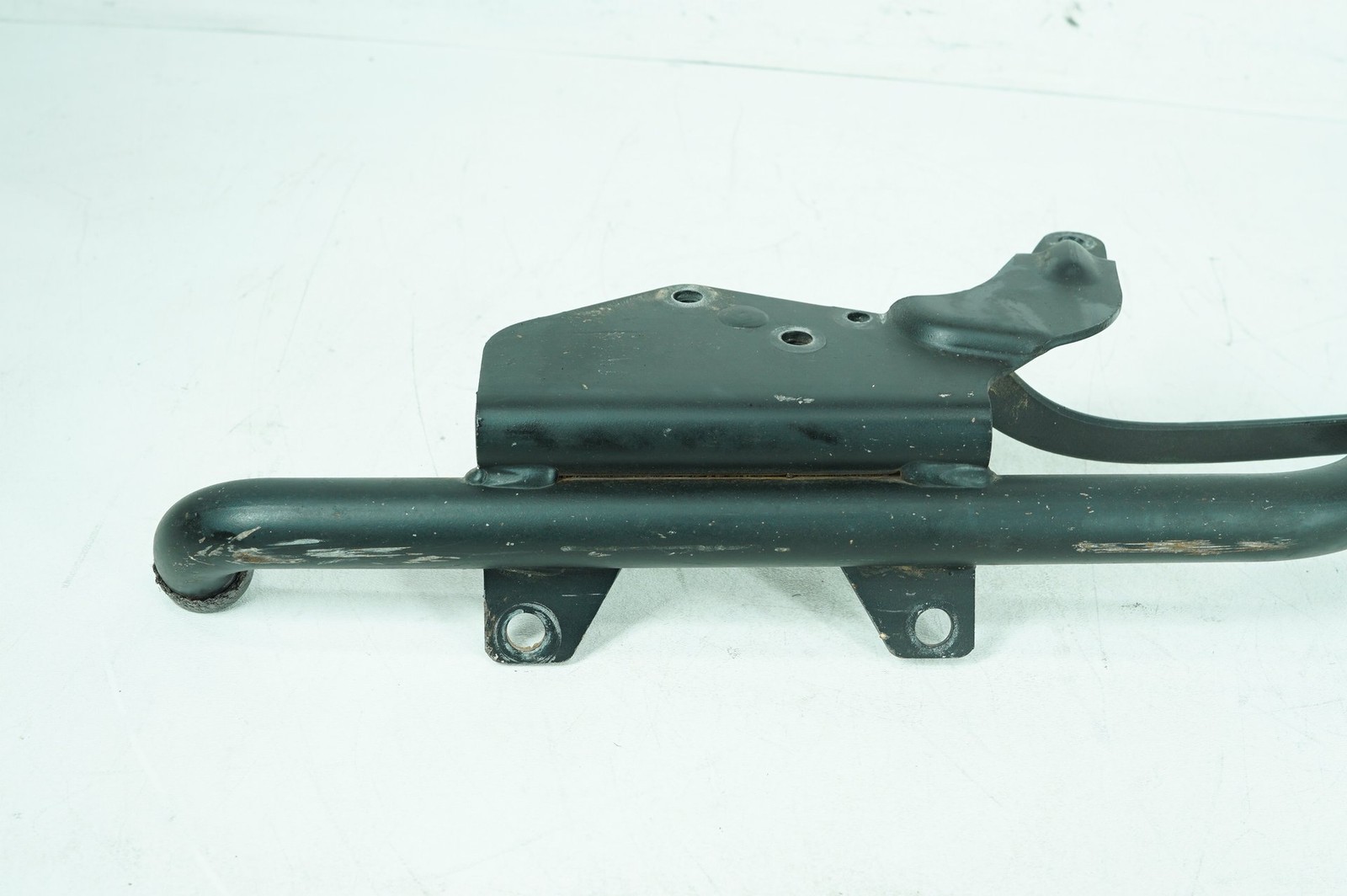 08 Harley Sportster XL1200 Low Exhaust Muffler Interconnect Bracket Support Bar