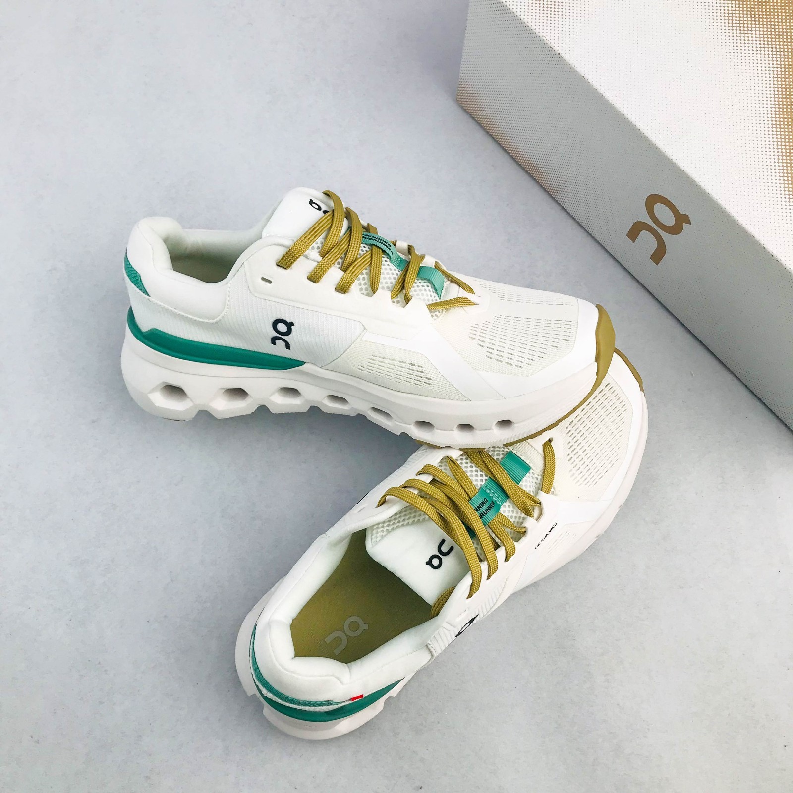 ON Cloudrunner 2 Green Running Shoes Support Cushion Superfoam Sneakers US 6-9