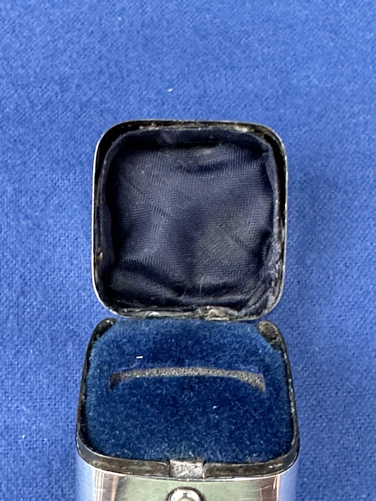 AMERICAN ART DECO STERLING RING BOX NO MONO