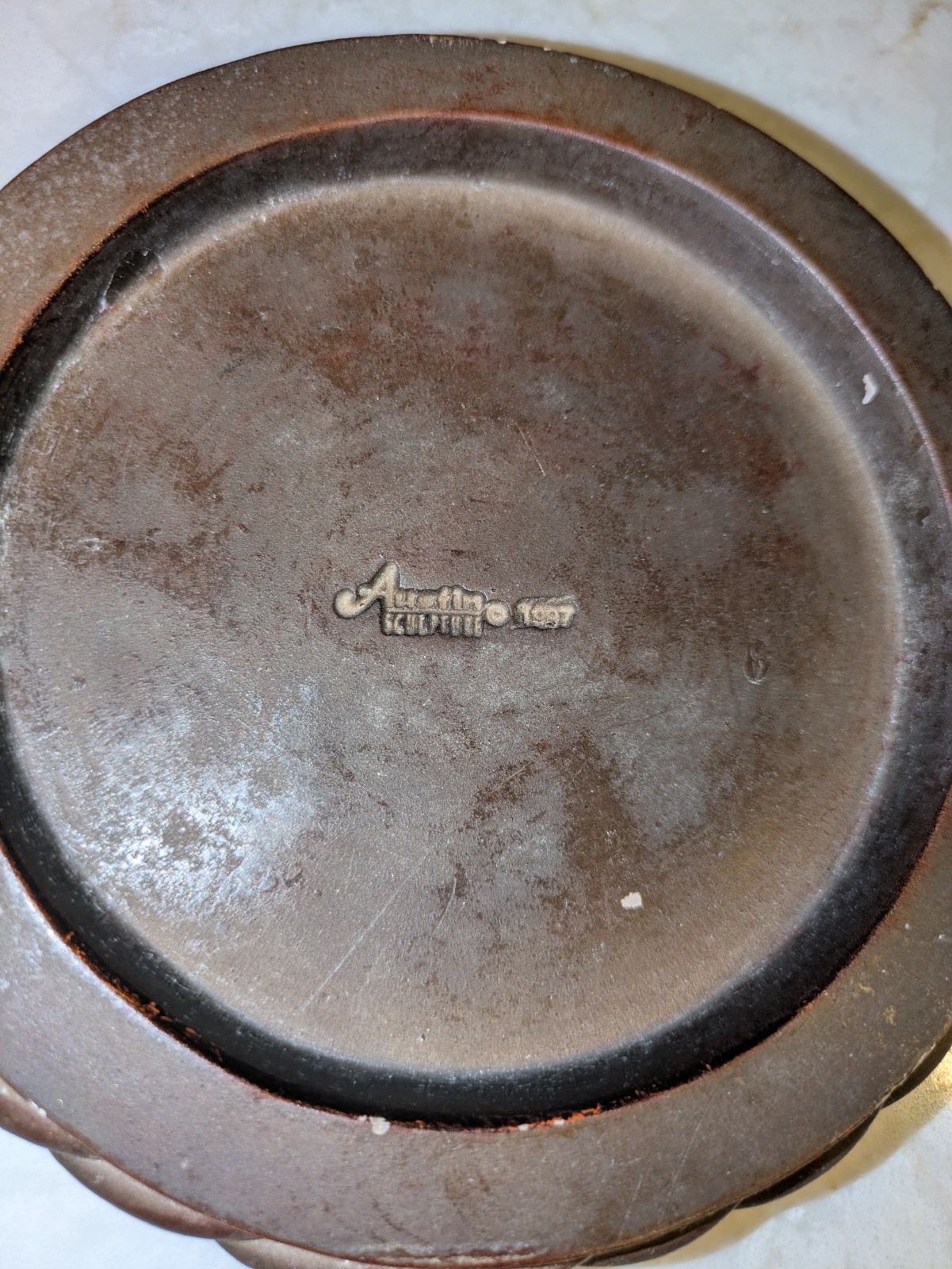 AUSTIN PRODUCTIONS SCULPTURE 4.5" Rope Plate Candle Display (Brown Pottery)