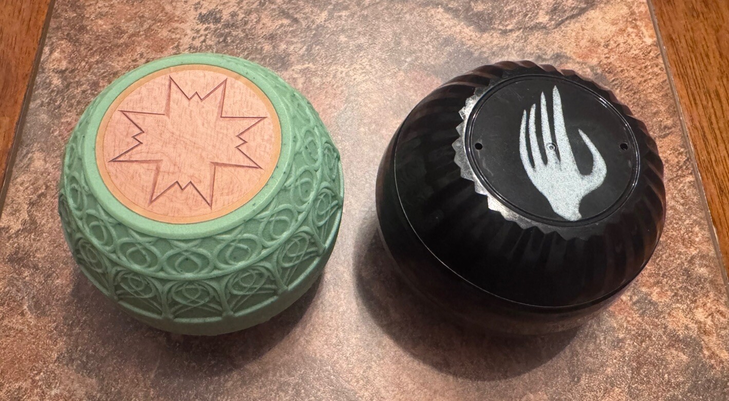 2x Miniverse Lord Of The Rings Uruk Hai Sword & White Knives Resin Mini Verse