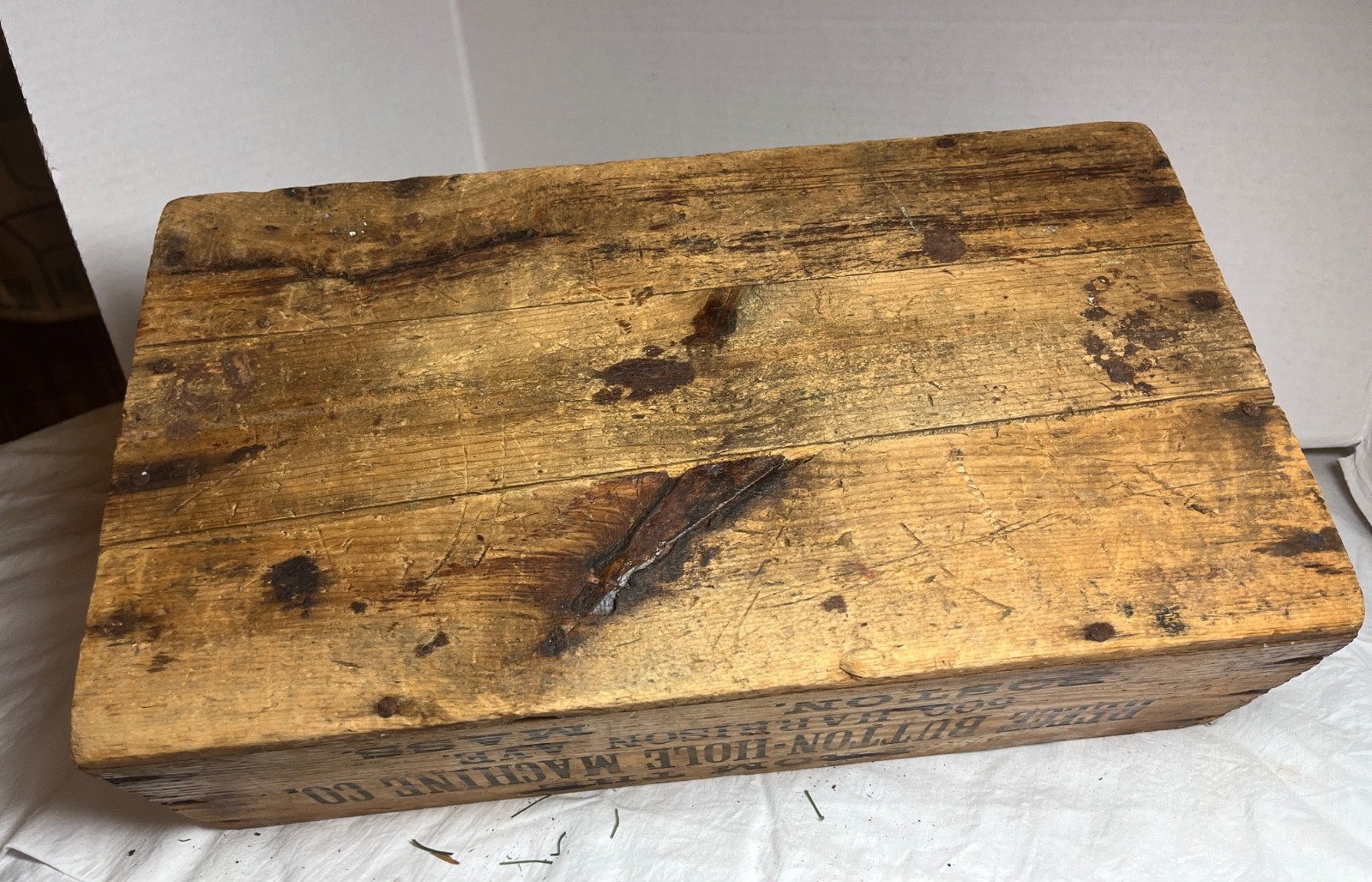 REESE BUTTON HOLE MACHINE CO. WOOD BOX CARRIER BOSTON MASS.