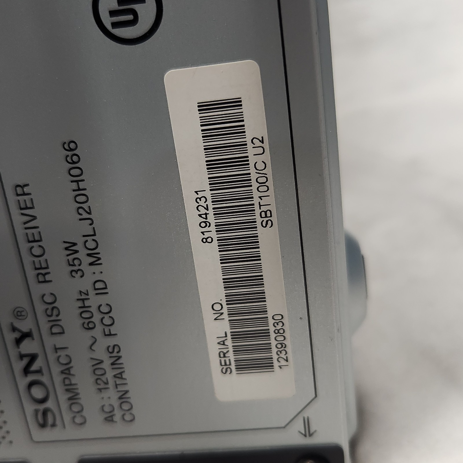 Sony CMT-SBT100 Stereo Sound System With Speakers CD/Radio/Bluetooth Works Great