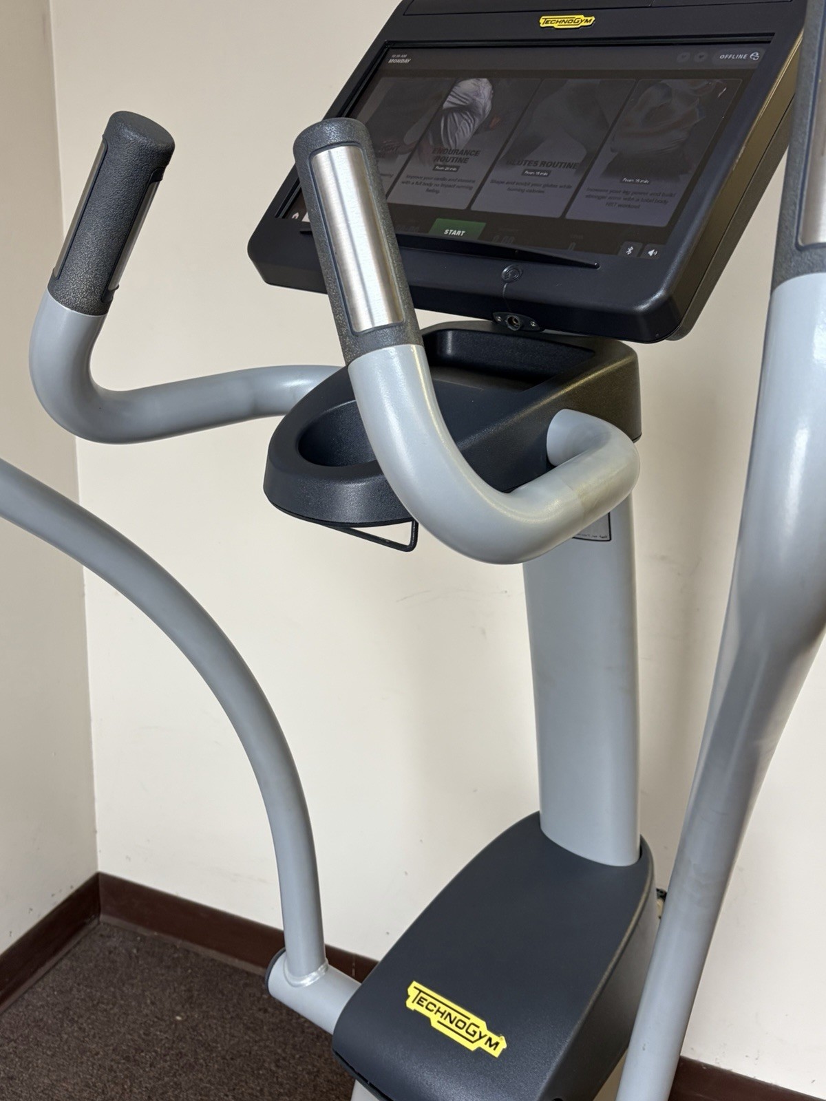 Technogym Elliptical Machine Touchscreen Console Commercial Programmable