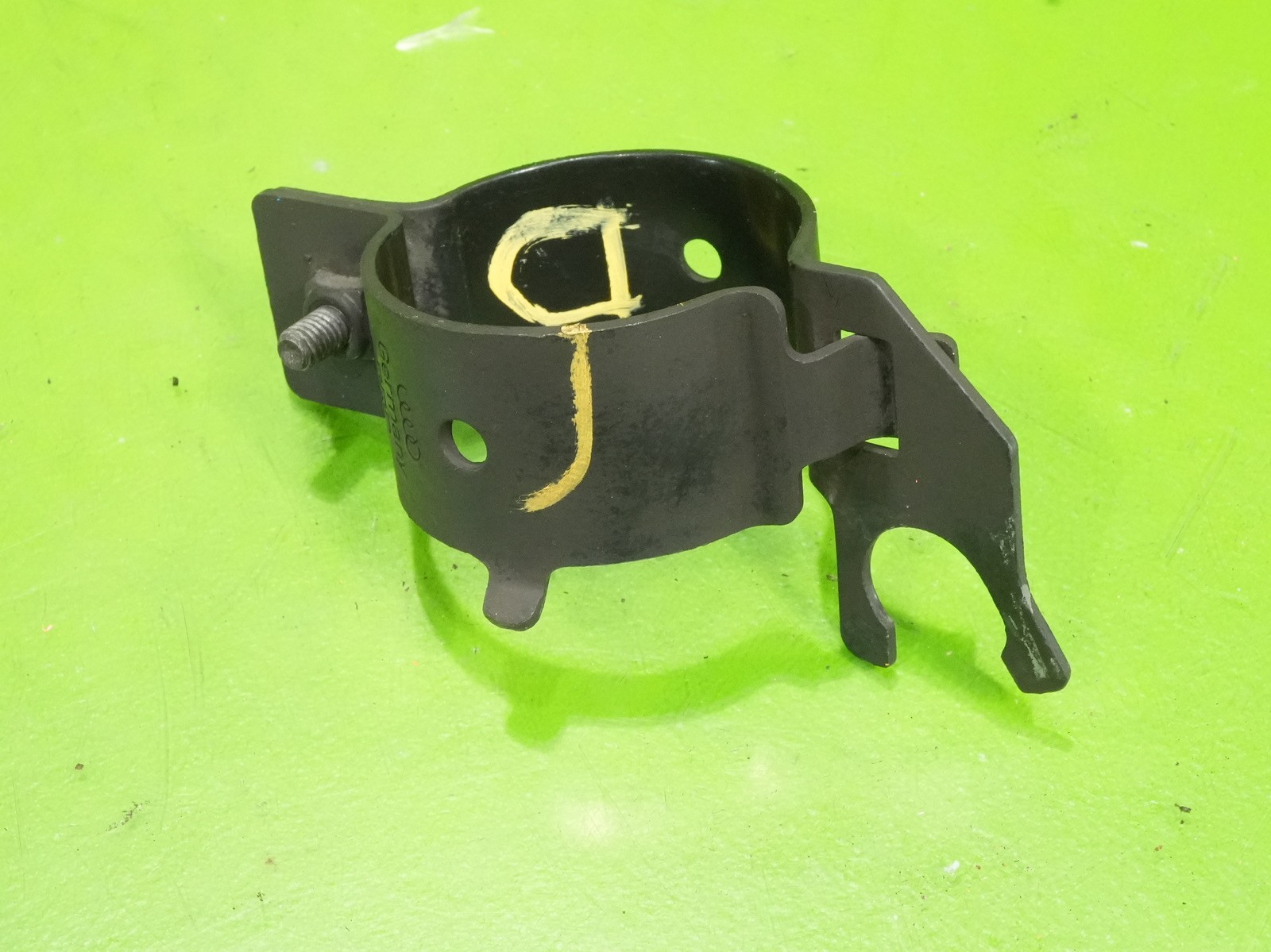 00-06 Audi TT OEM 8N611845 front strut brake hose line mount bracket holder