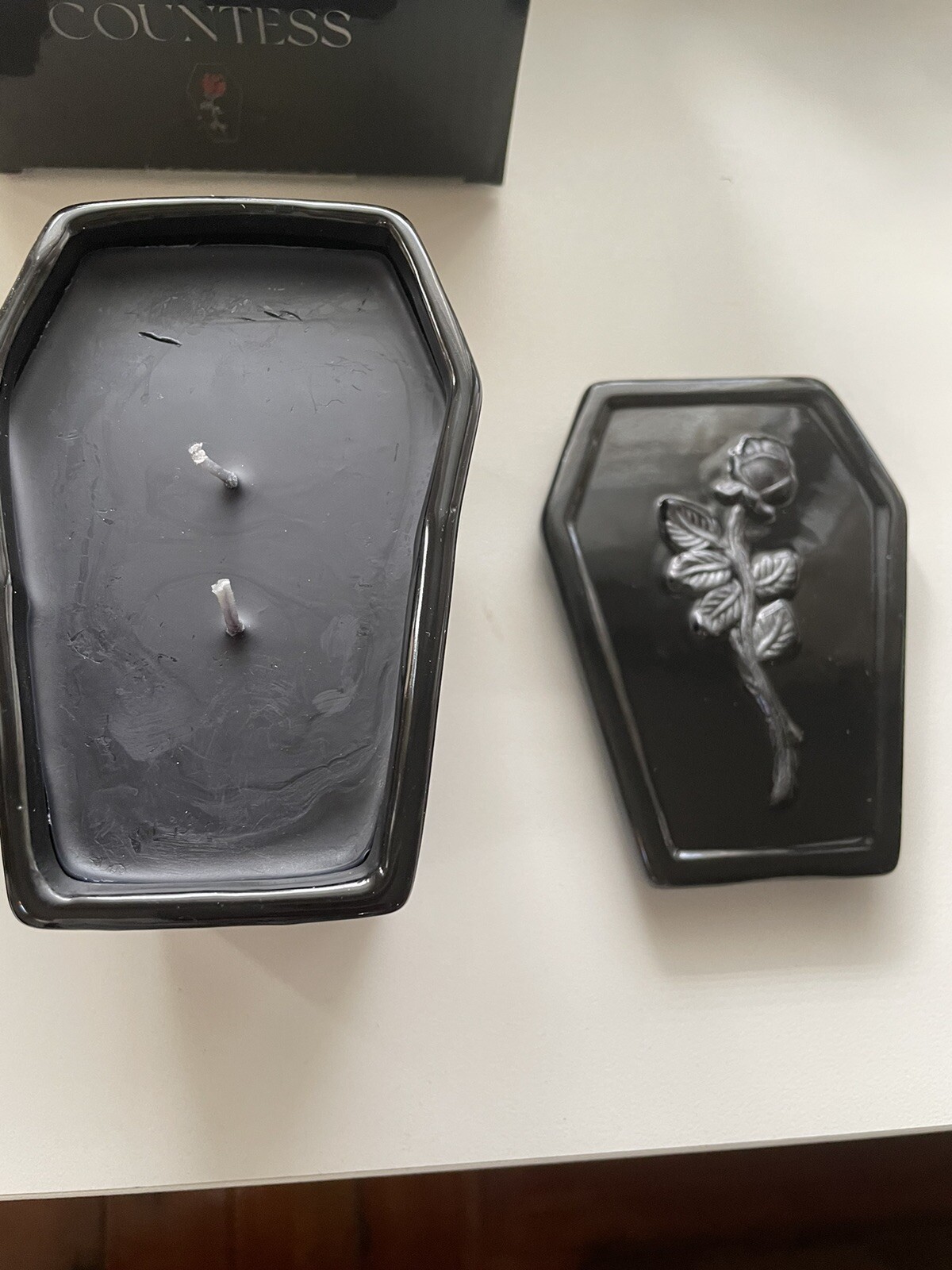 Fragrant Jewels The Countess ring holder coffin shaped jewelry box NO R G3D