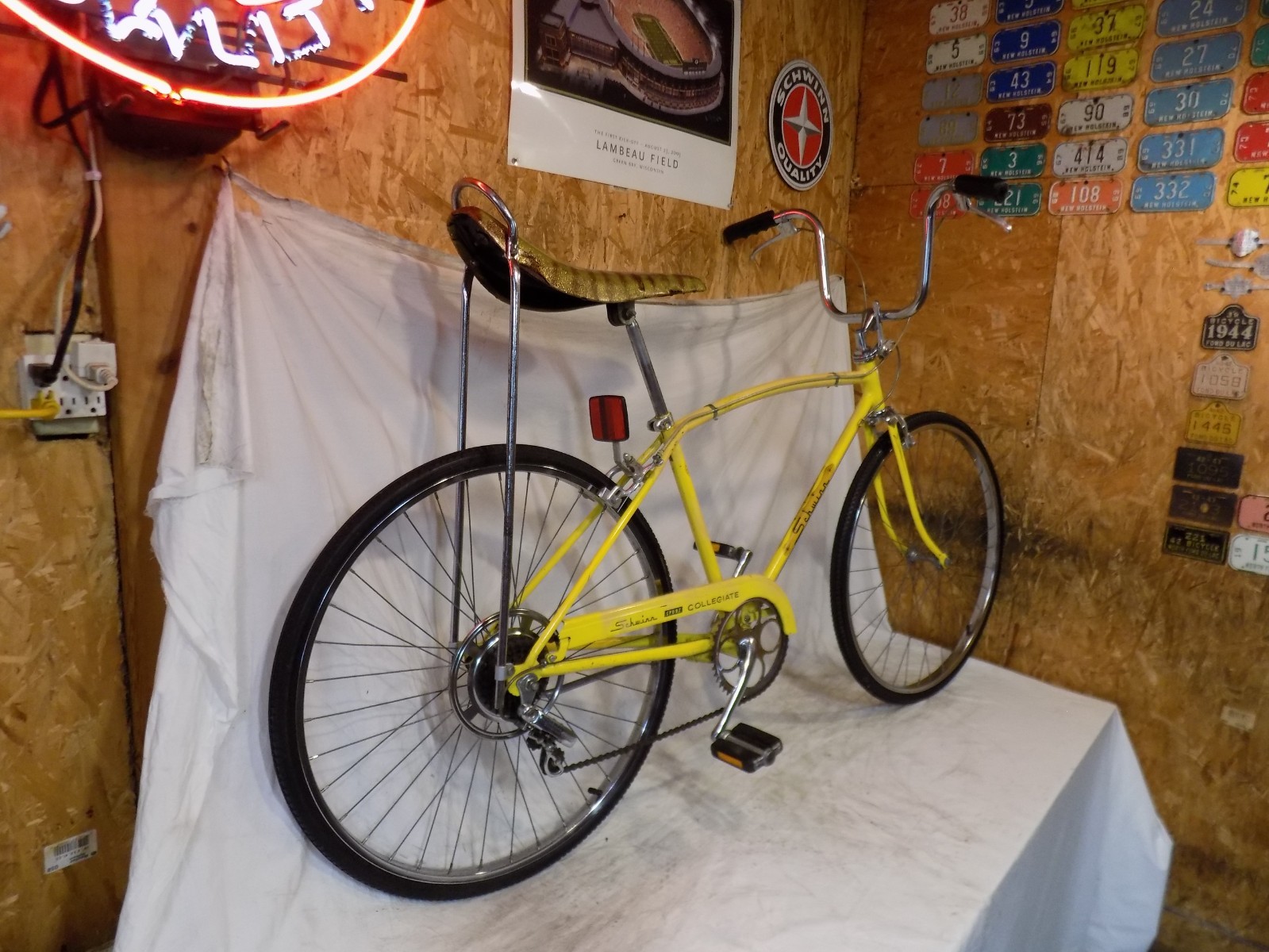 1975 SCHWINN COLLEGIATE 5-SPEED STINGRAY MANTA RAY FASTBACK SPORT VINTAGE BIKE!