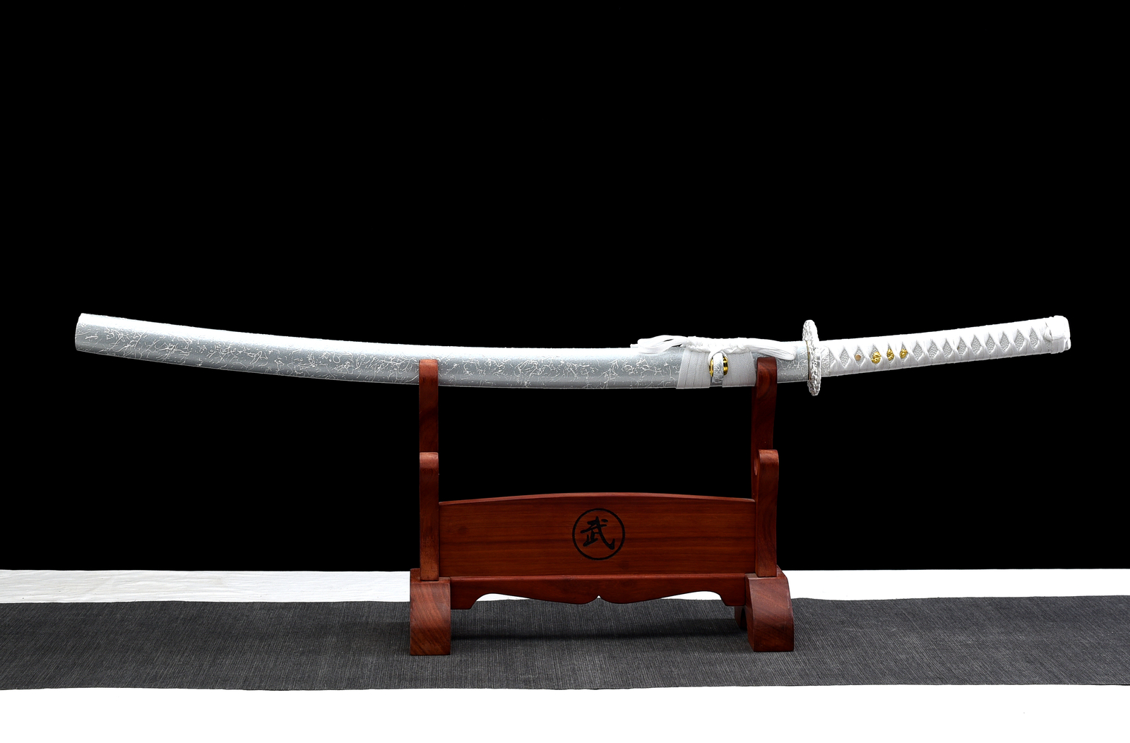 Elegant Silver Dragon Katana Clay Tempered T10 Japanese Samurai Functional Sword