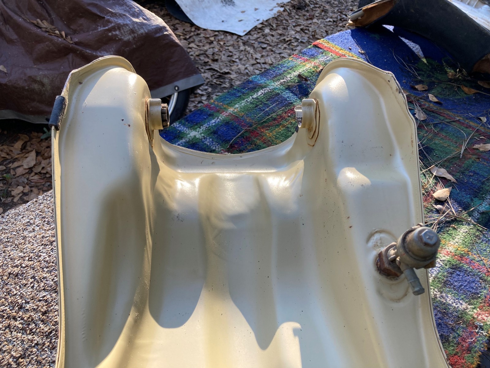 USED OEM 93-00 HONDA TRX300 TRX300FW 2x4 FOURTRAX YELLOW FUEL TANK with petcock