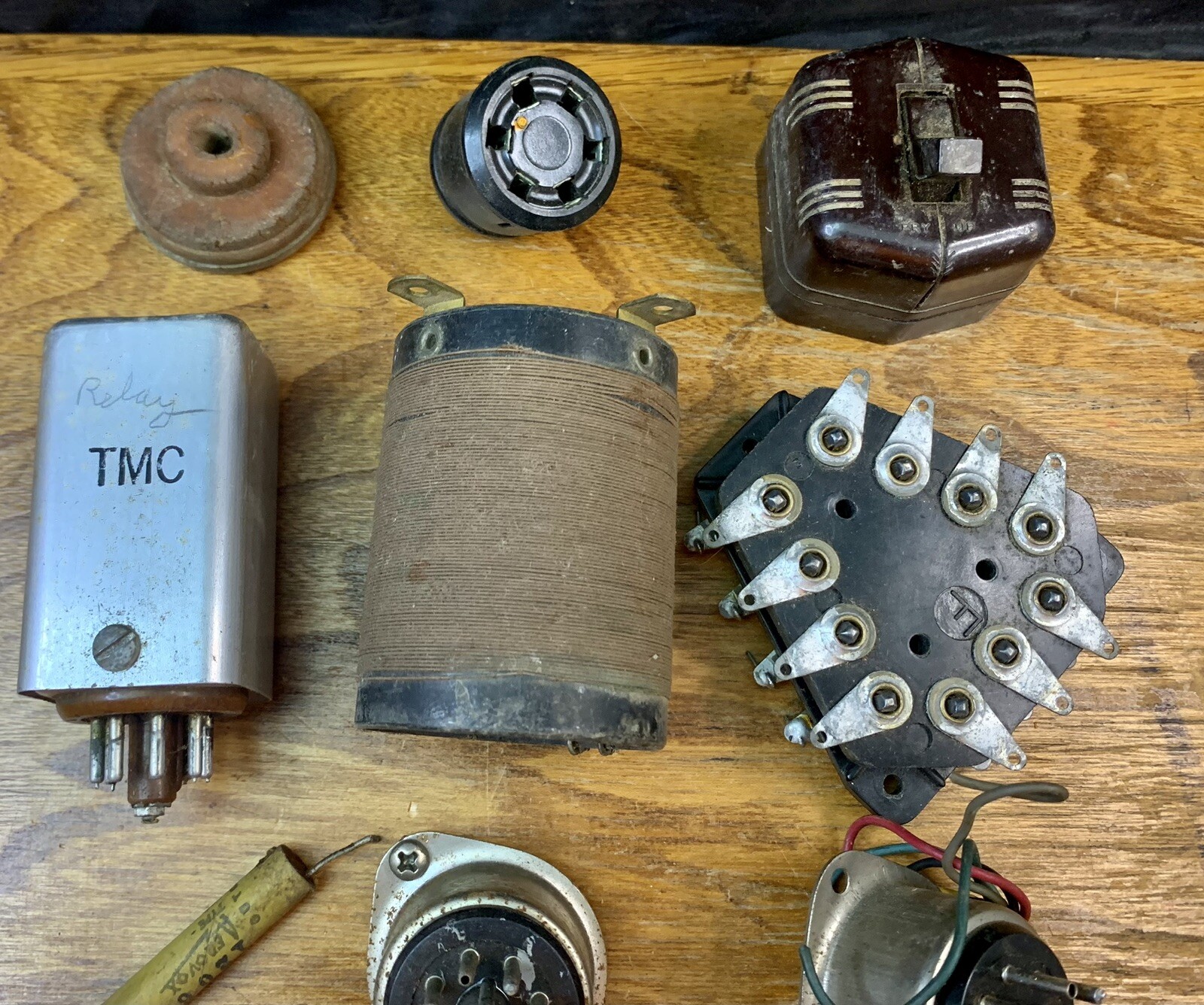 Miscellaneous Vintage Radio Parts - (A96) * FROM HAM RADIO / ANTIQUE ESTATE *