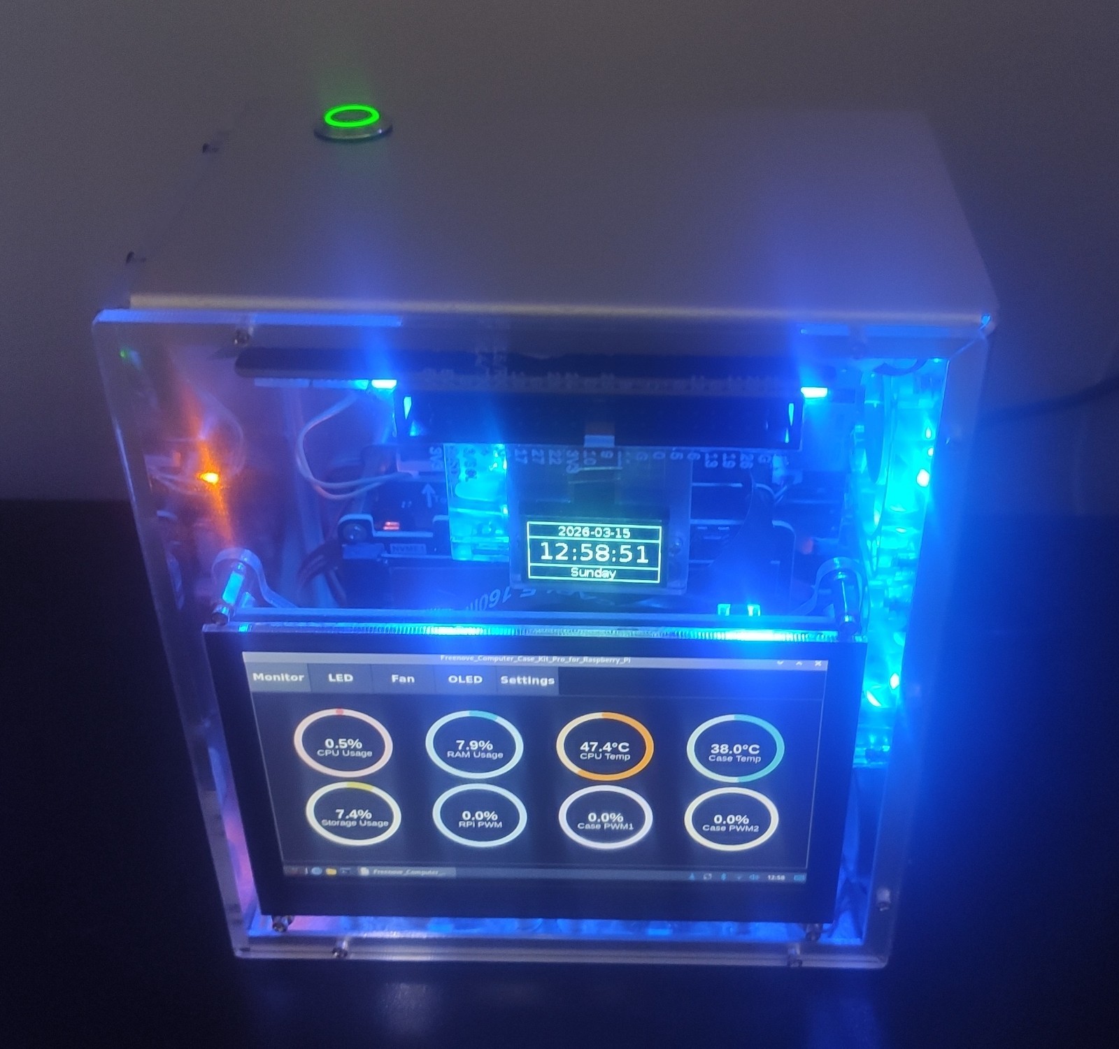 Raspberry Pi 5 8GB - 120GB Nvme SSD - 4.3" Screen NAS - Crypto Node - Emulation