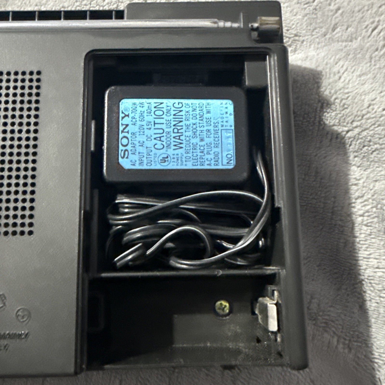 Sony ICF-700W FM/AM Portable Radio AC Tested & Working Read Description