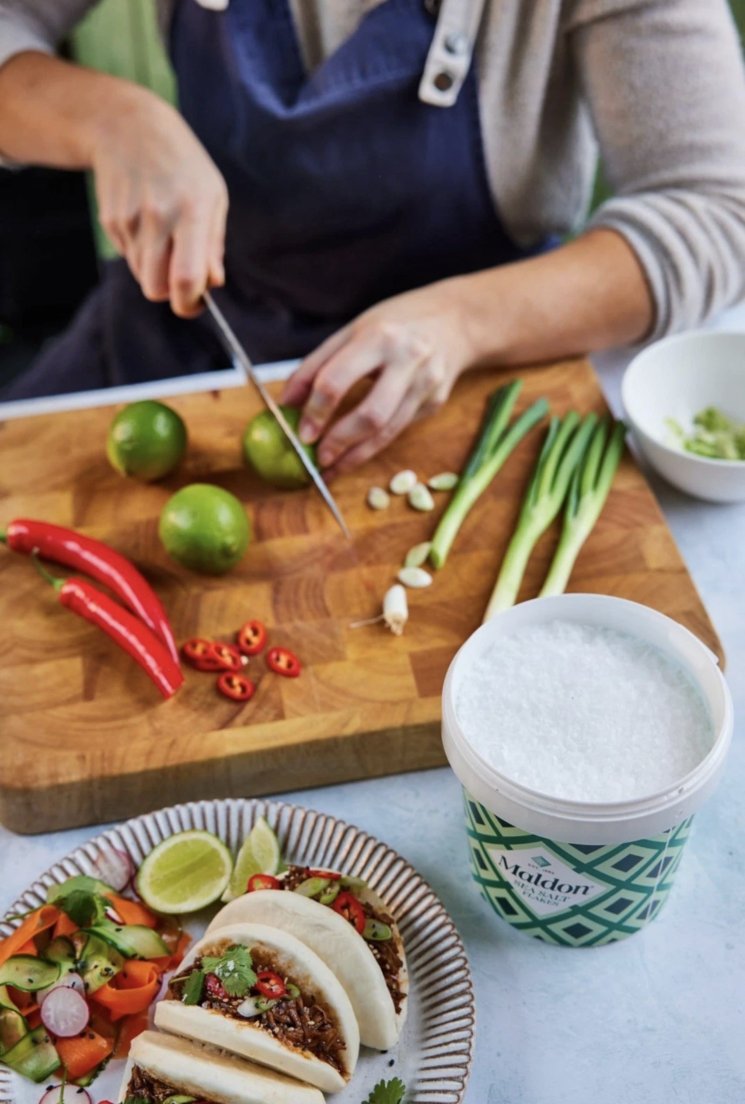 Sea Salt Flakes, 1.25lbs (570 g), Resealable Tub, Kosher, Natural - Maldon