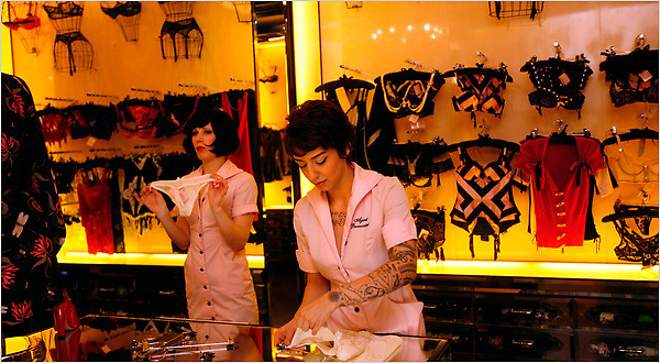 AGENT PROVOCATEUR SEXY NWT PINK UNIFORM DRESS SIZE 12 STAFF BLACK BUTTONS PARFUM