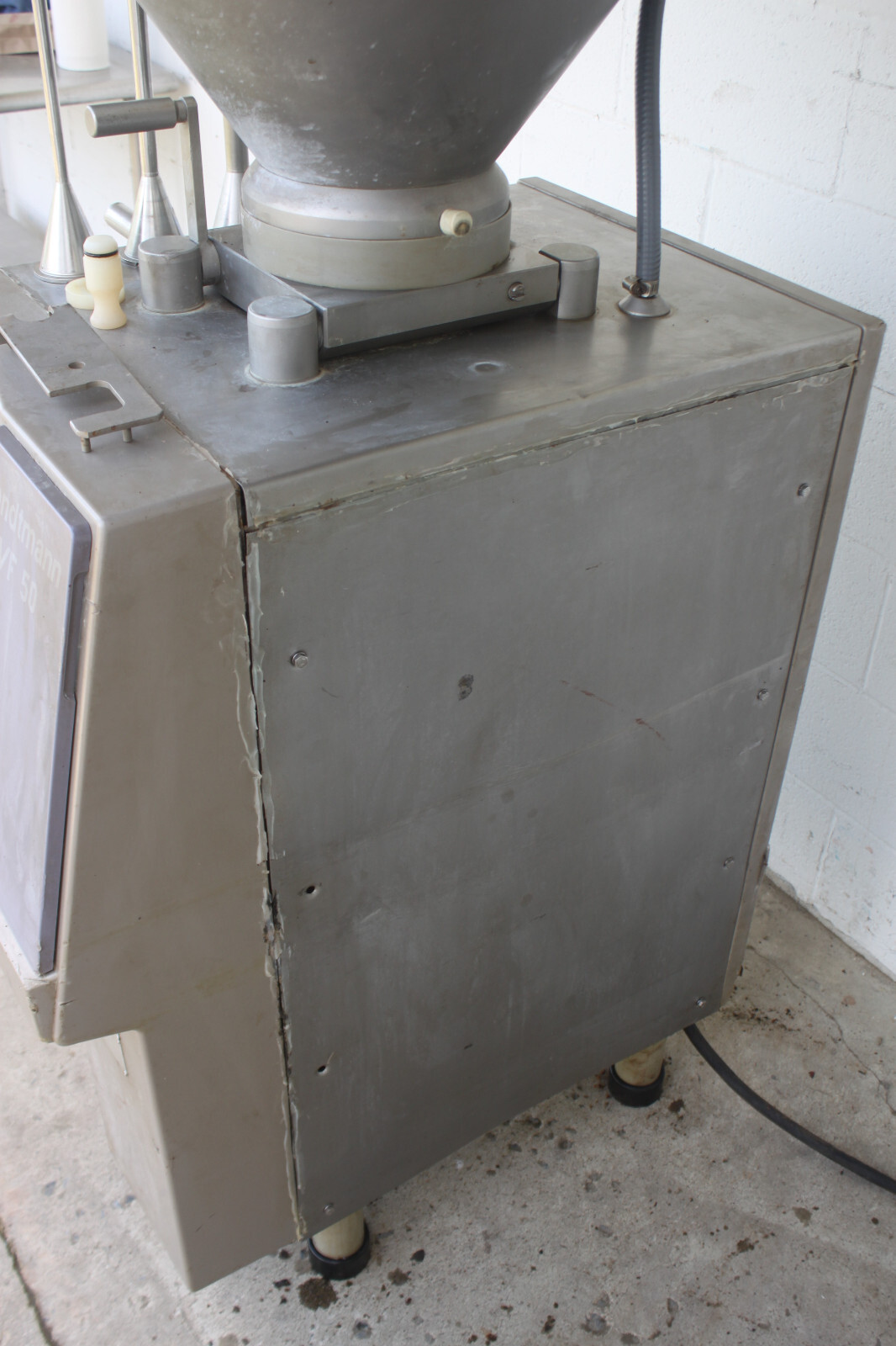 HANDTMANN VF 50 VACUUM PORTIONING FILLER STUFFER MACHINE AS-IS