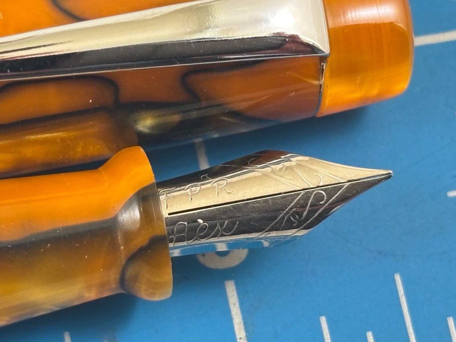 Judd's NEW Old Stock Beautiful Acrylic Fountain Pen w/FPR Flex Nib