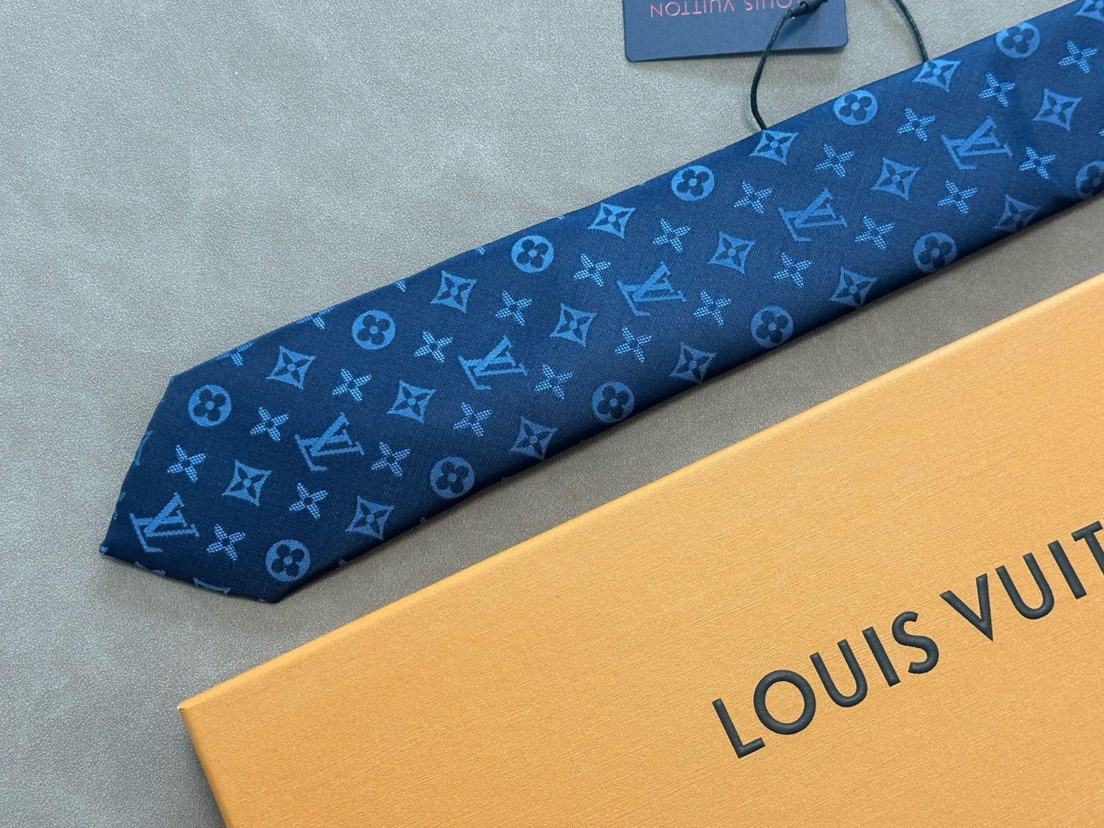 Louis Vuitton Classic Monogram Men's Tie Silk 2.75" The Widest