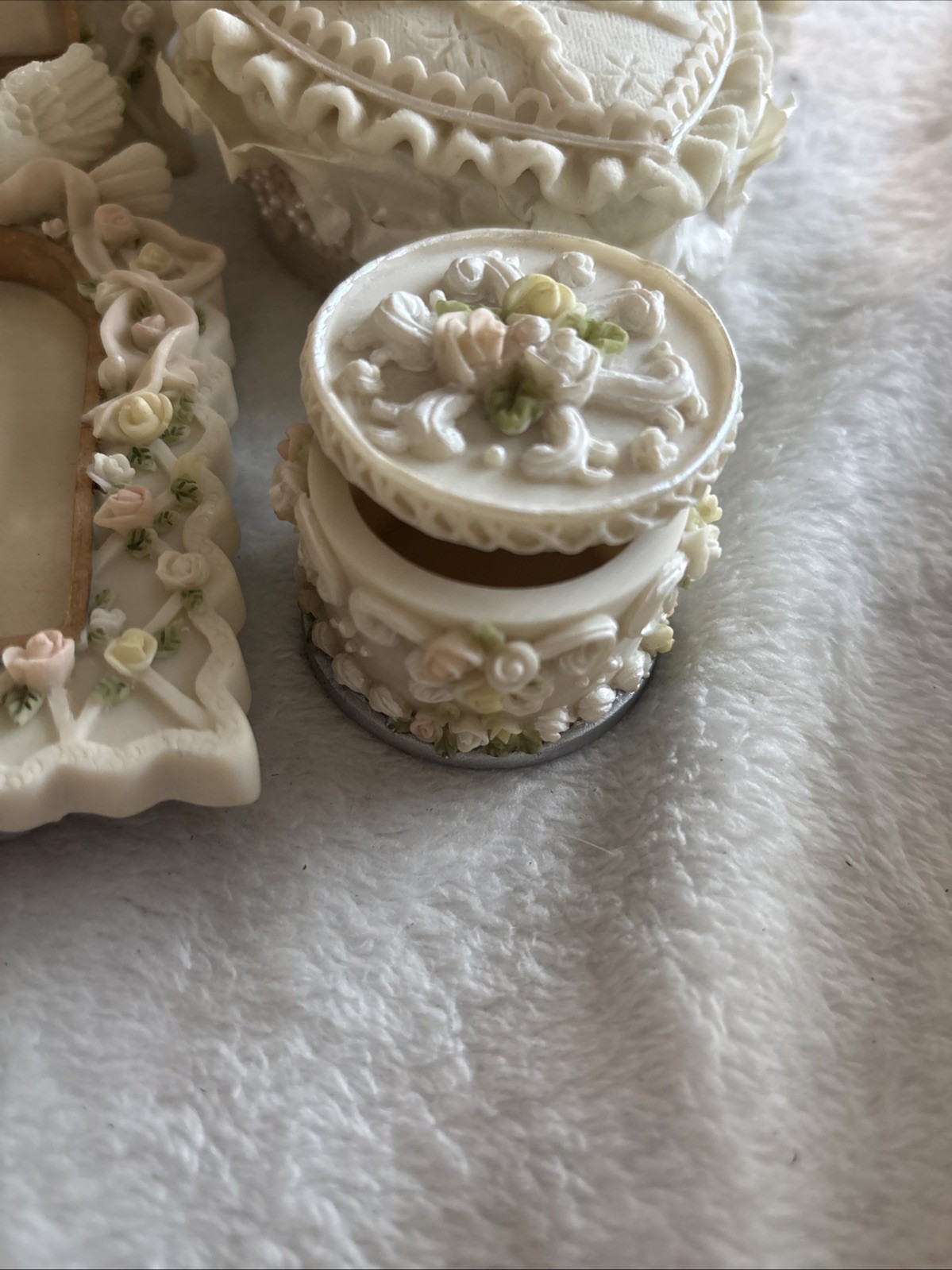 Traditions Of Romance By Dezine 1995 11 Piece Wedding Set