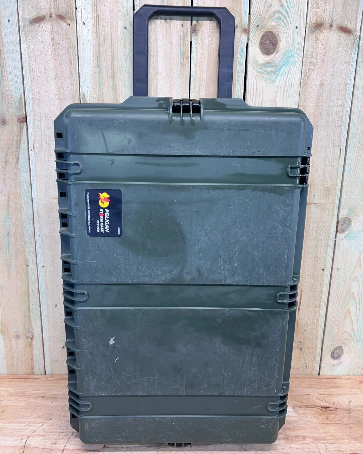 Pelican Storm iM2950 Green Rolling Waterproof Case Good Condition AB