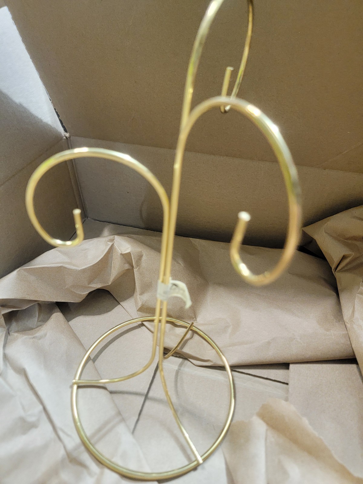 3-Arm 3-Tier Gold Brass Metal Wire Ornament Stand Display 10.75 "Kurt Adler New