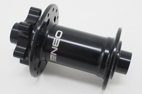 NEW! Stan's NoTubes Neo Bicycle Front Hub 15x100 TA 6 Bolt Disc 28 Hole ZH0395