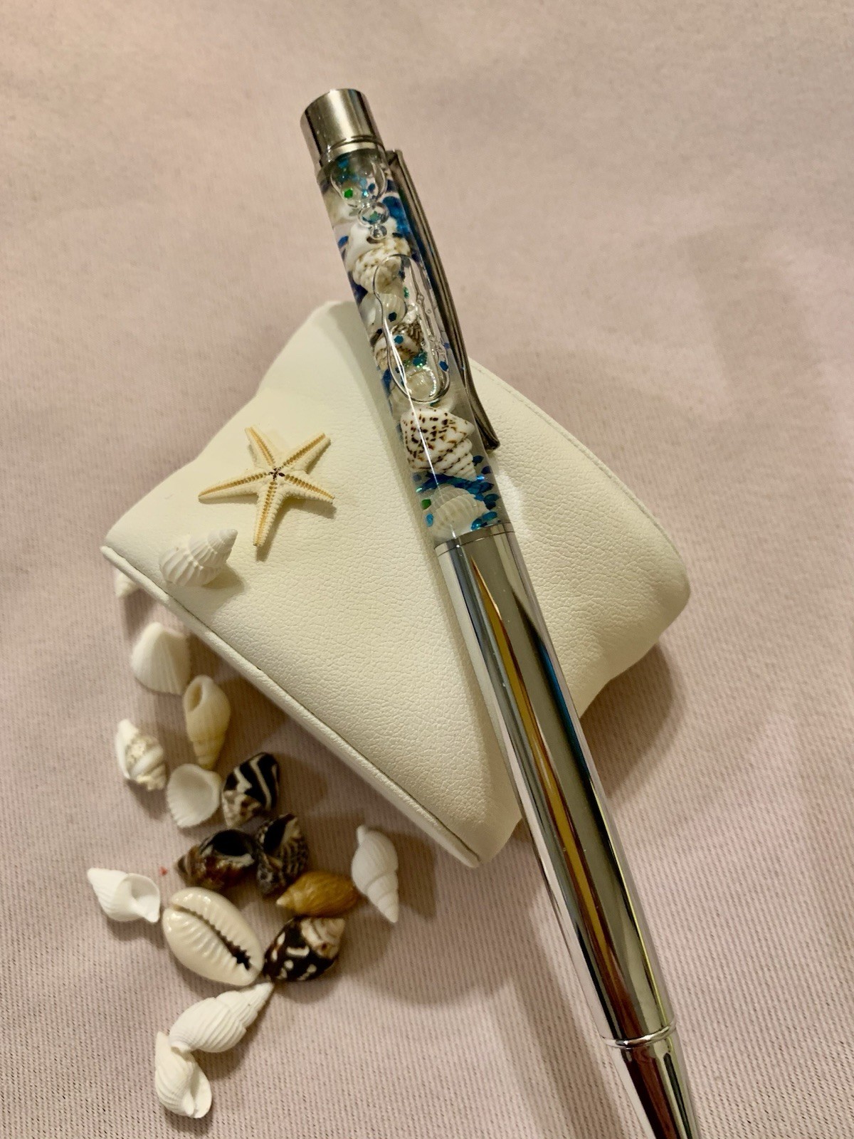 Handmade New Sea Shells With Blue Glitter & White Glitter Silver Float Pen