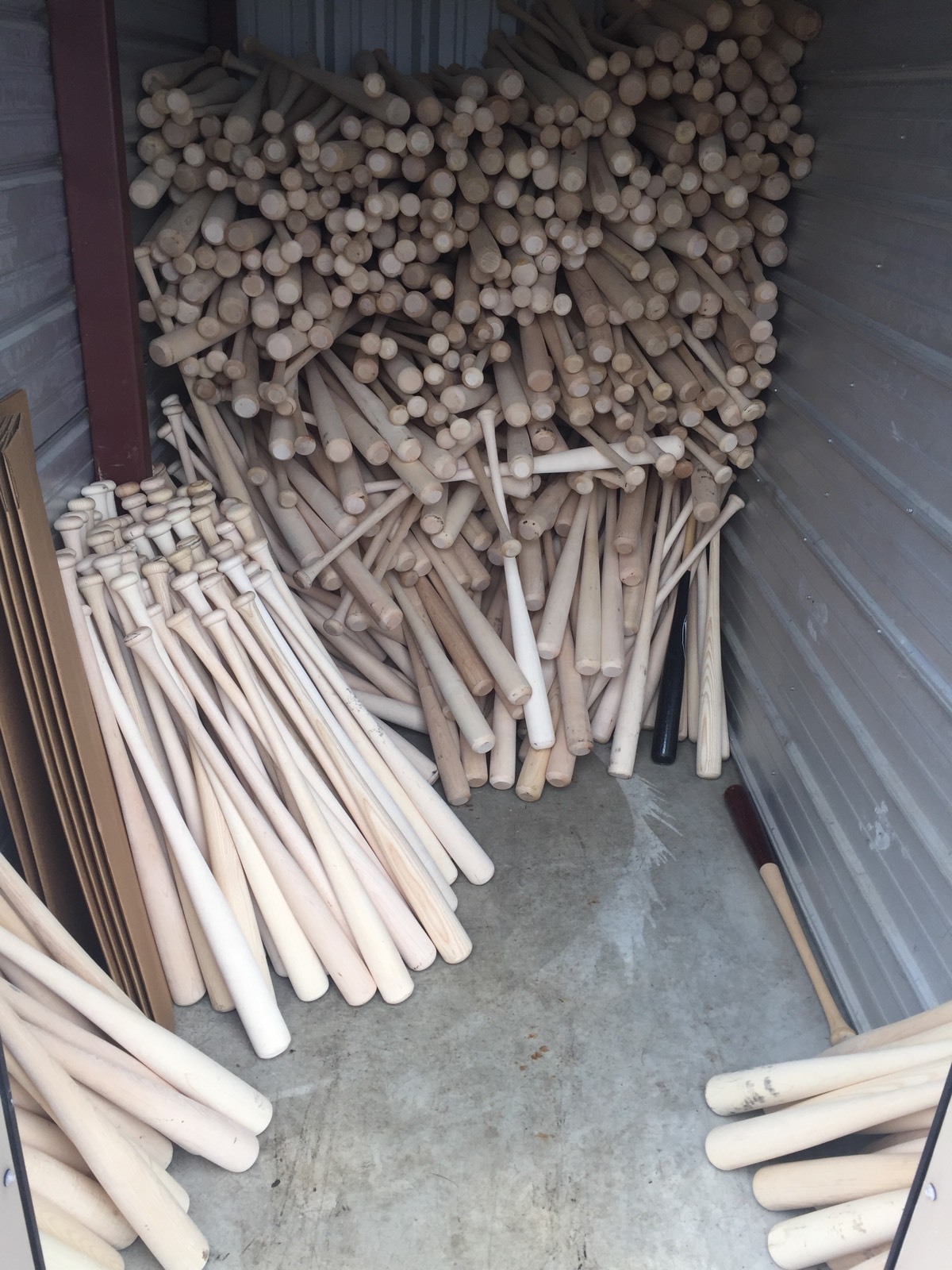 20 Pack - 31”-34” CRAFT QUALITY Wood Blem Baseball Bats (FREE SHIPPING!)