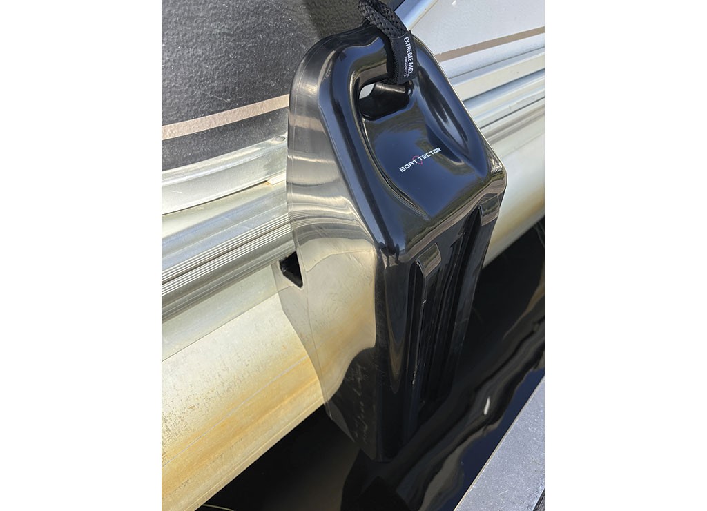 Extreme Max 3006.8768 Pontoon Inflatable Boat Fender w/Locking Handle Black Pair