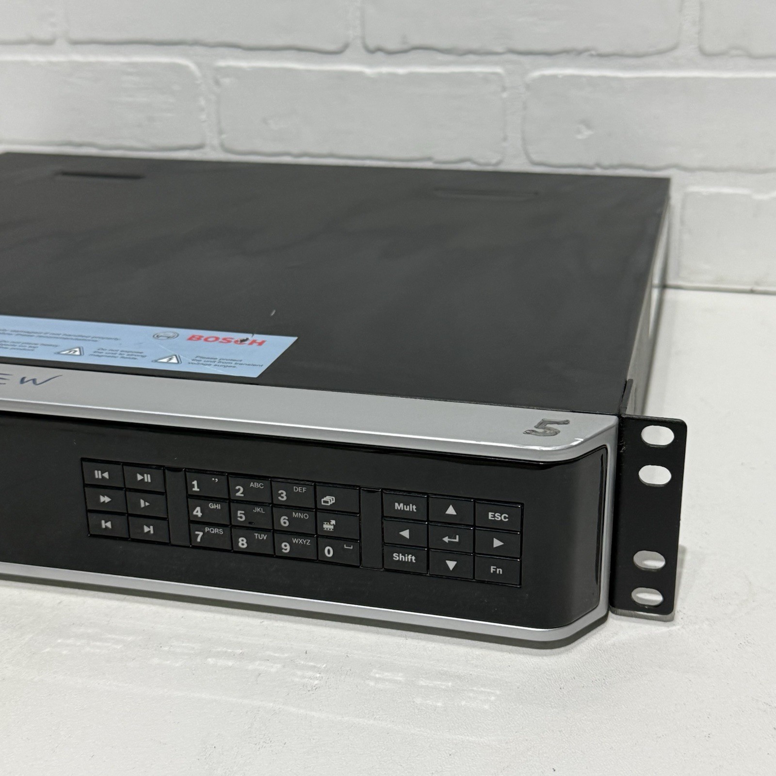 Bosch DIVAR 5000 - 16A200 Digital Video Recorder 16-Channel DVR