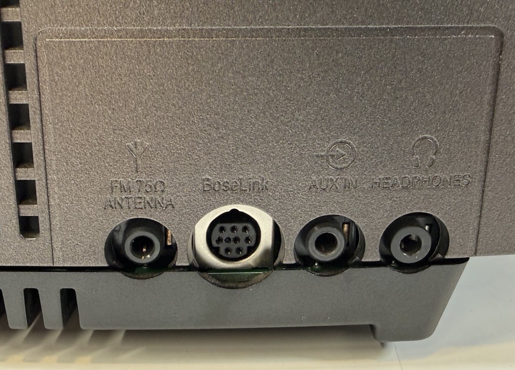 Bose Wave Music System IV CD Player/AM/FM Radio Model 417788-WMS With Remote