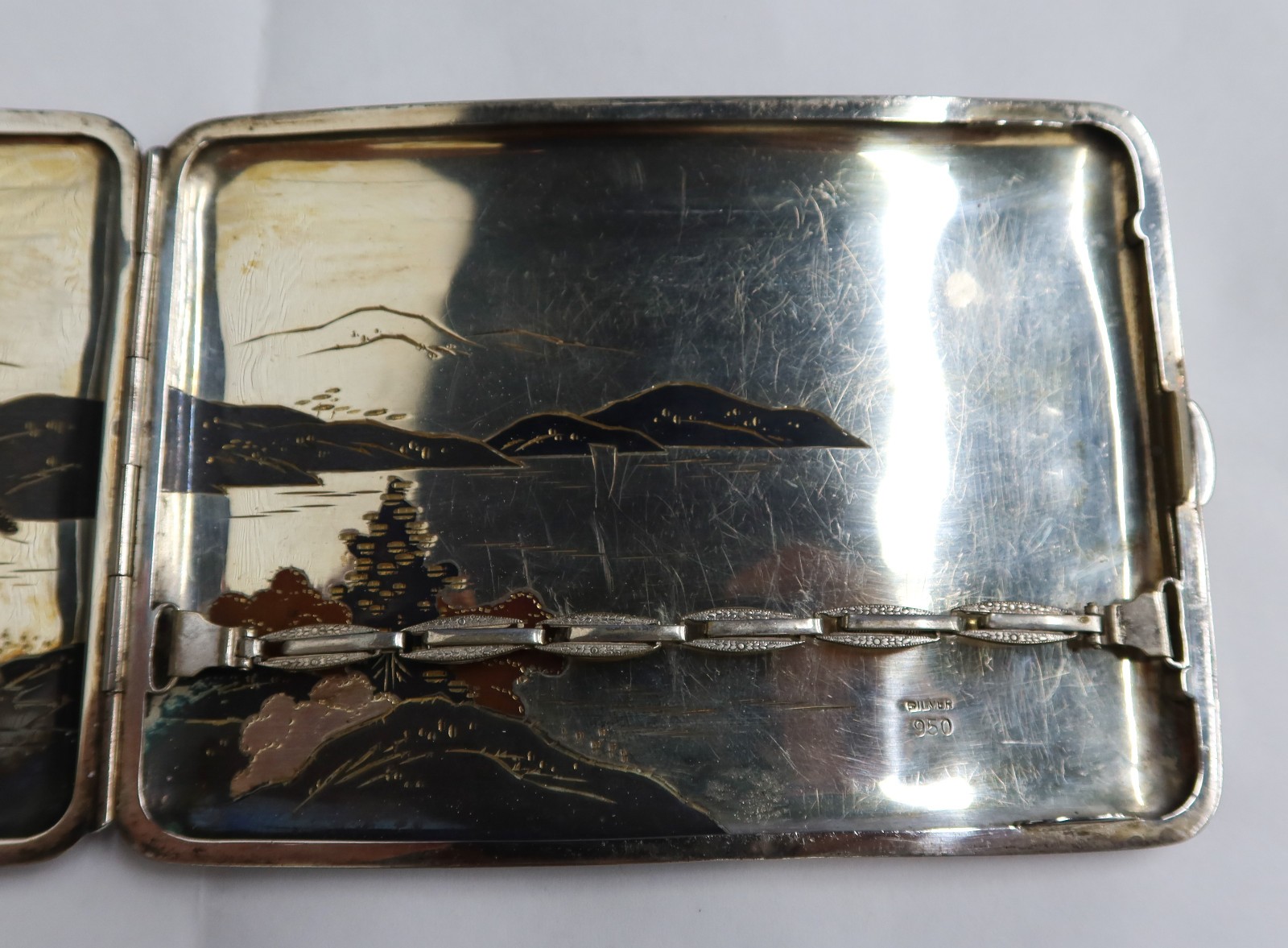 Japanese Mixed Metal 950 Silver Cigarette Case Mount Fuji circa 1920