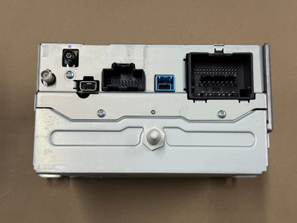 2015 Chevrolet Camaro SS MyLink Premium Radio Face Plate GM - OEM