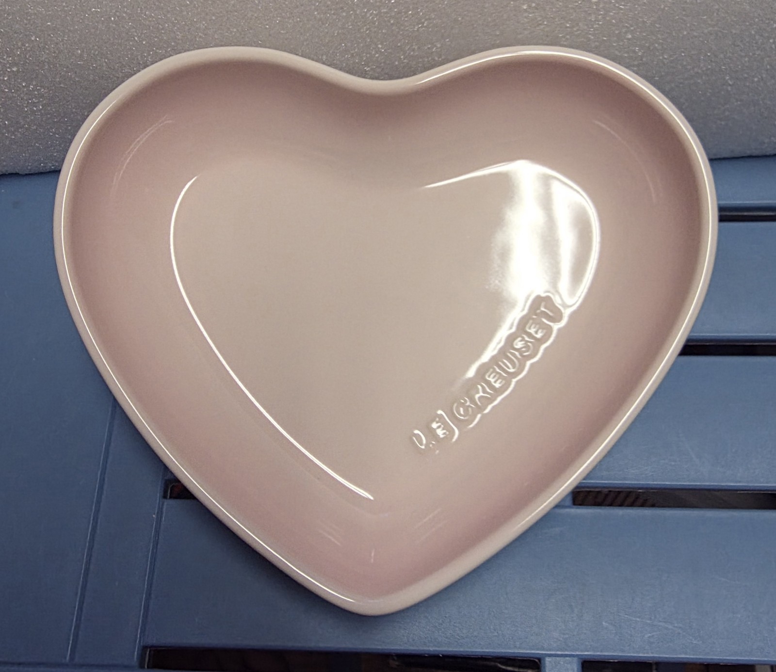 New Le Creuset Seoul Sphere Shell Pink Heart Bowl  Stoneware 650ml Free Ship