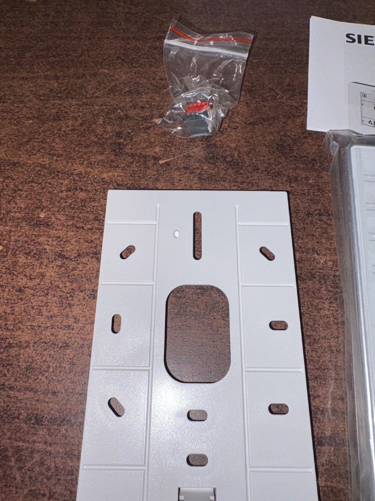 NEW SIEMENS QMX3.P34 ROOM UNIT B354