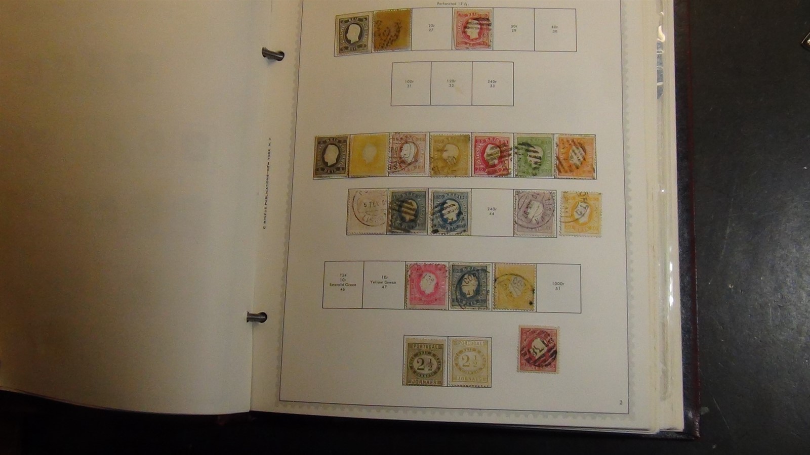 Stampsweis Portugal stamp collection in Minklus Specialty est 800 stamps to 1980