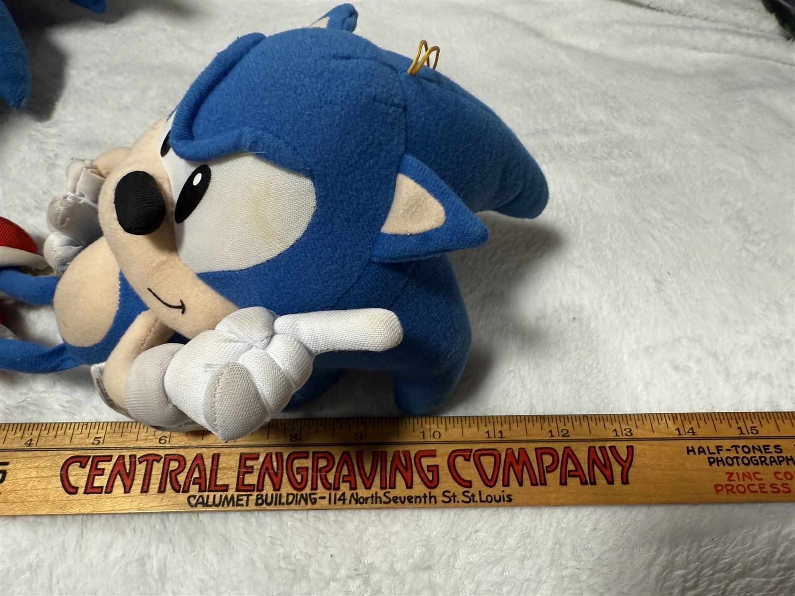 LOT OF 2 SONIC THE HEDGEHOG PLUSH STUFFED TOYS "COULD USE CLEANING"