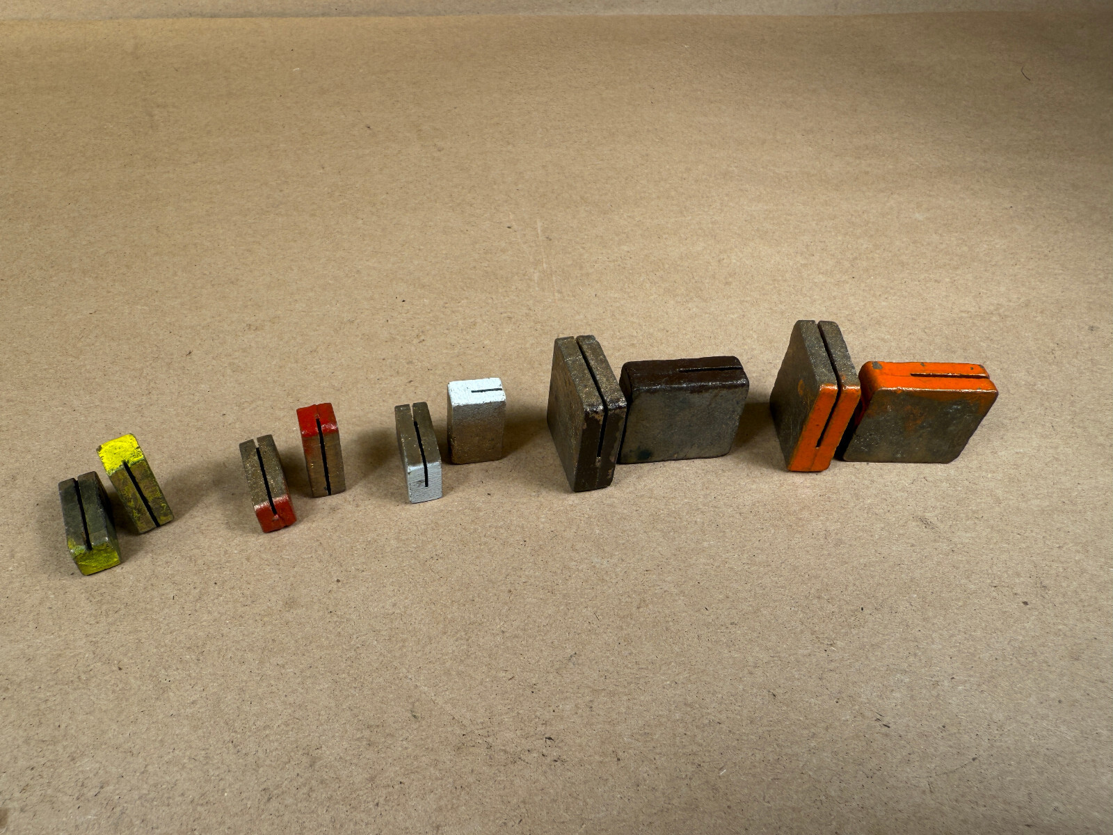 PAIR Grob Self-Seating Band Saw Guides .025 1/8″ Alum Bronze (Yellow) S1147A