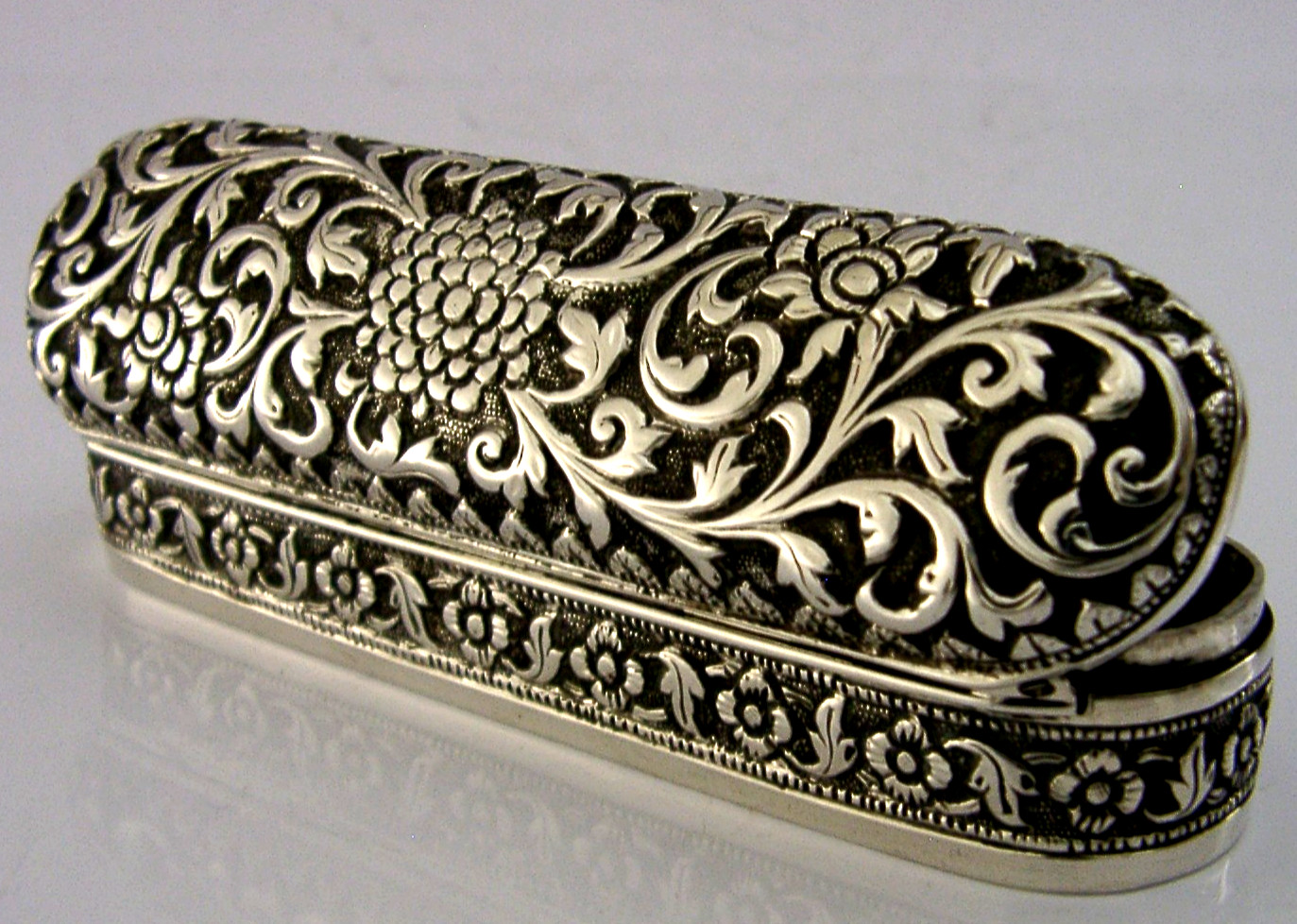 TOP QUALITY INDIAN 92g SOLID SILVER BOX KUTCH c1890 ANTIQUE