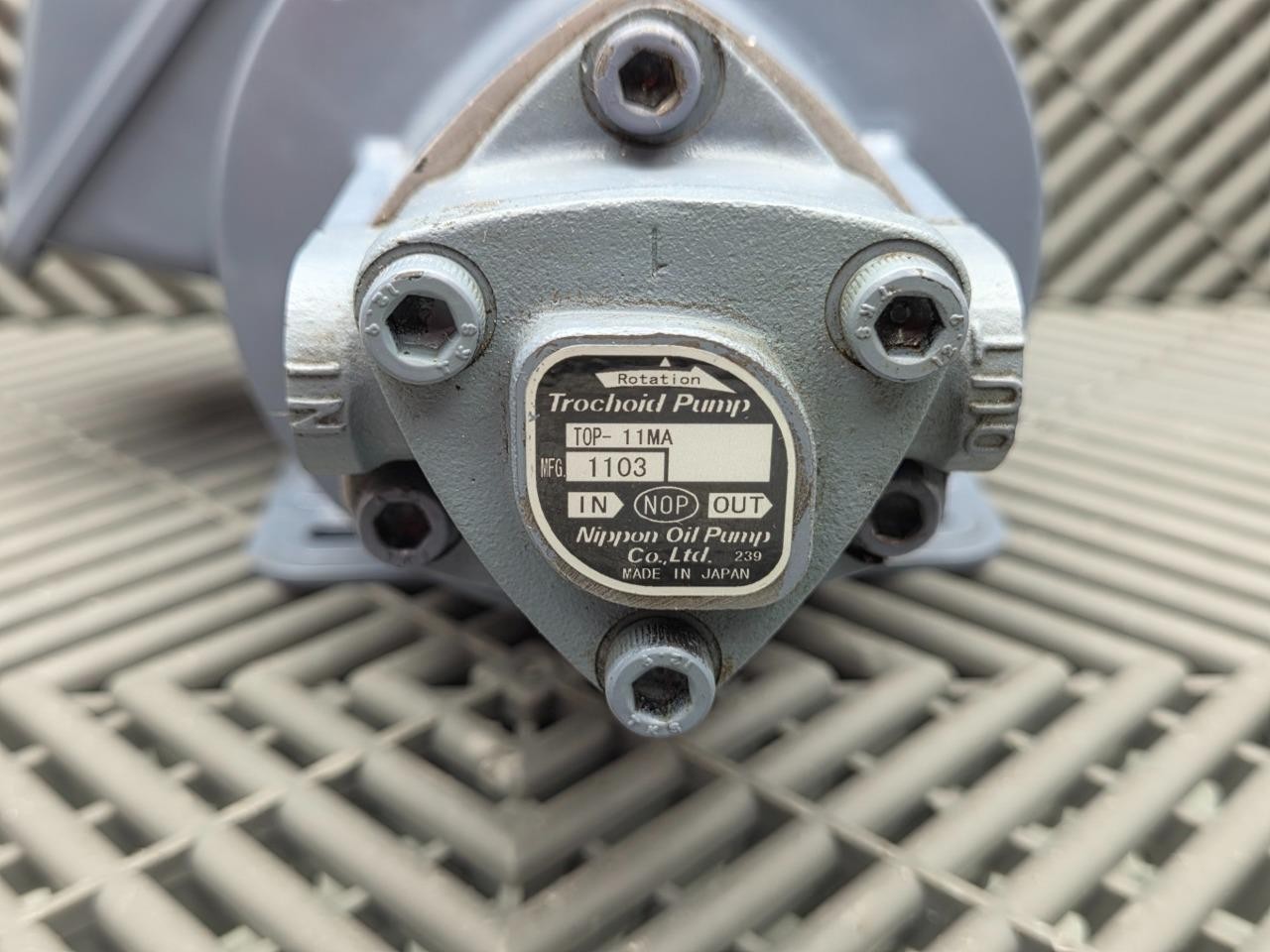 Nippon TOP-1ME100-11MA Trochoid Pump / 3-Phase Induction Motor / EELQ-8T