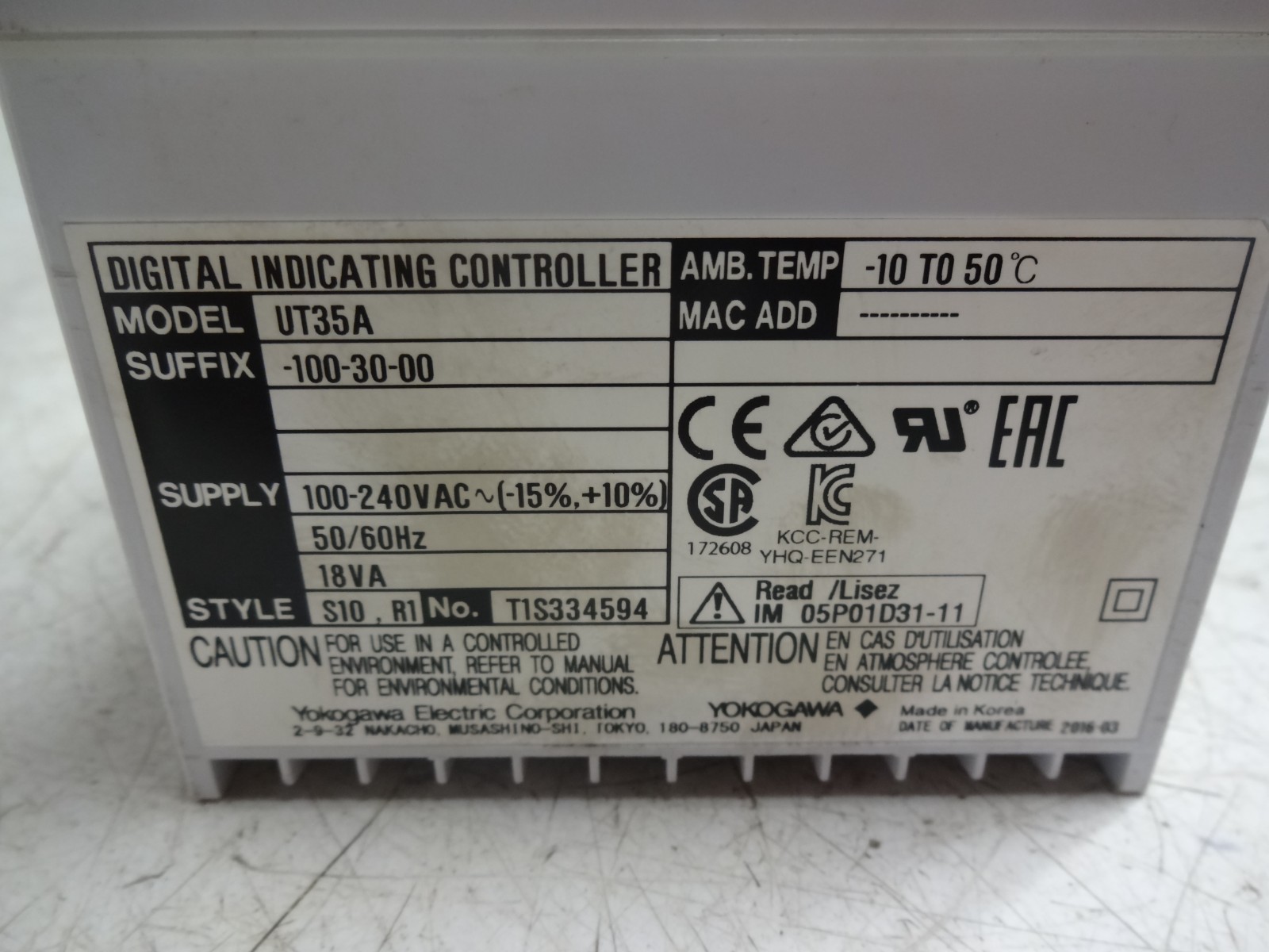 Yokogawa UT35A-100-30-00 Temperature Controller UT35A