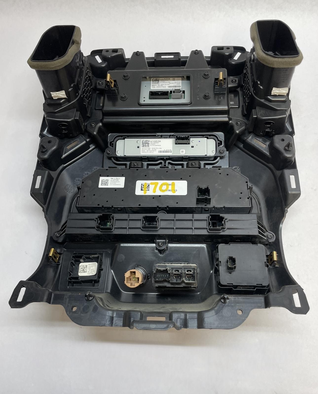 2021 CHEVY SILVERADO 2500 RADIO CONTROL PANEL 8" DISPLAY 84799539 HEAT/AC DASH